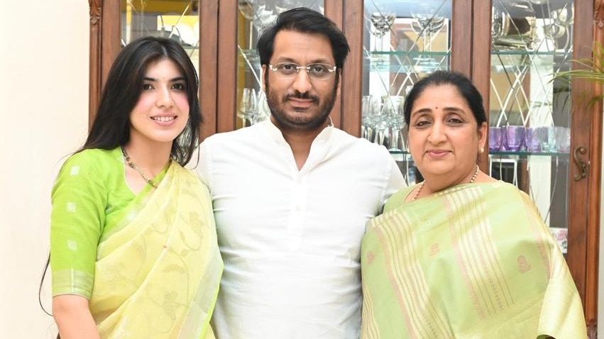 पार्थ पवारांचं लग्न होणार 'या' दिवशी, तारीख जाहीर होताच पार्थ-कायनातचे Exclusive फोटोही आले समोर