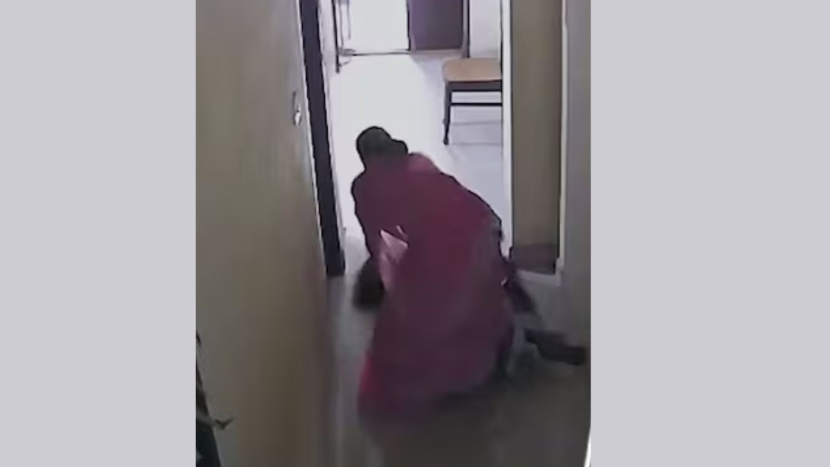 सासूला घरात एकटं पाहिलं अन् चाकूने केले सपासप वार, सून का झाली क्रूर?