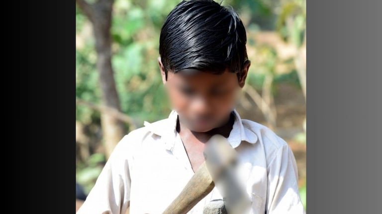 भावासोबत जाण्यापासून वडिलांनी रोखलं, 10 वर्षीय लेकाकडून 45 वर्षीय वडिलांवर कुऱ्हाडीने हल्ला Crime News