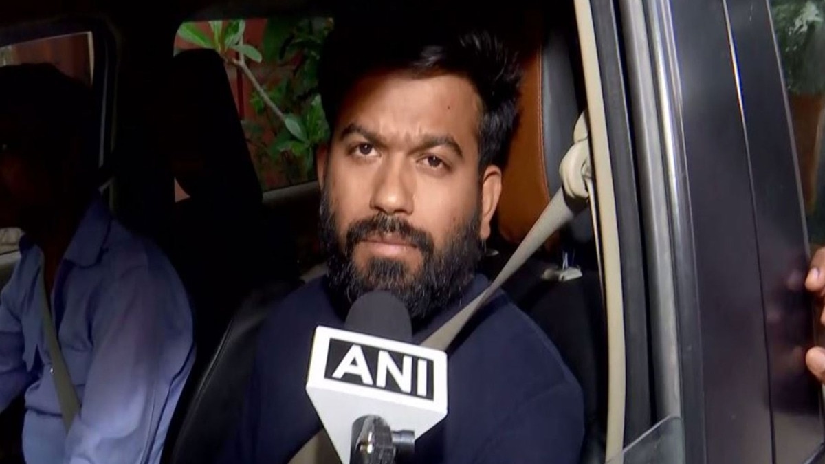 कॉकरोच जनता पार्टी आता पंजाबमधील 'त्या' मुद्द्यावरही बोलणार, अभिजीत दिपकेंनी सगळं सांगितलं 