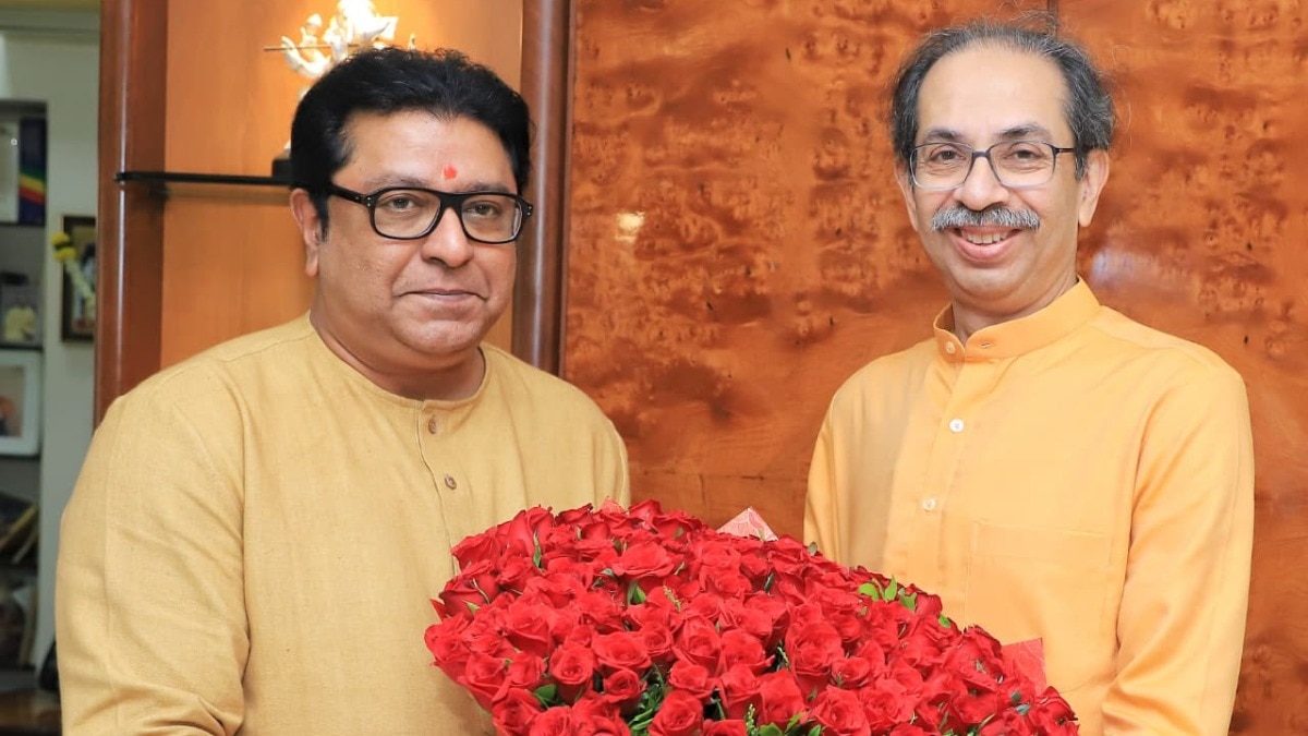 on occasion of uddhav thackerays birthday mns chief and brother raj thackeray visited his residence matoshree to offer his best wishes