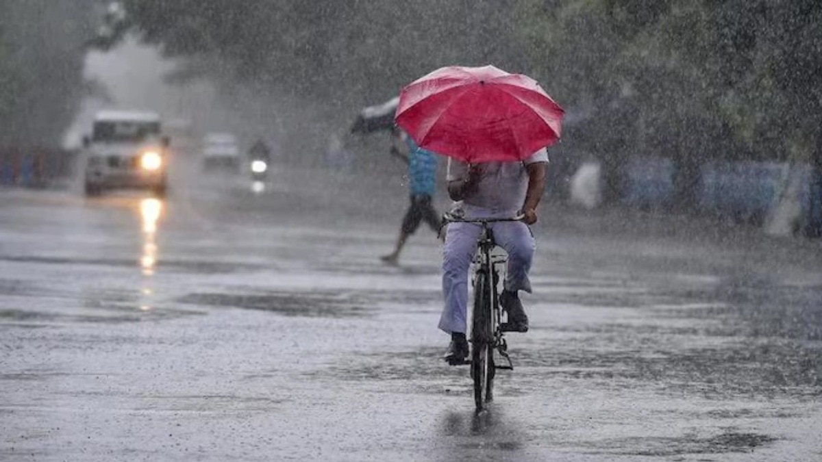 वेदर रिपोर्ट : महाराष्ट्राच्या वेशीवर कमी दाबाचं क्षेत्र धडकलं, कुठे रेड अलर्ट?