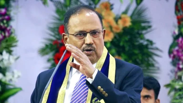 'माझं पुण्याशी 76 वर्षांपूर्वीचं नातं, दर मंगळवारी मी...', अजित डोवालांनी पुण्याविषयी नेमकं सांगितलं तरी काय? pune it is my good fortune to receive an award named after lokmanya tilak after 76 years ajit doval shares childhood memories
