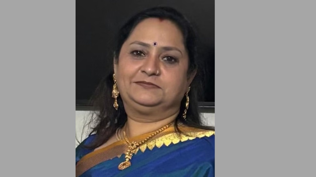 50 वर्षीय कोमलला कात्रीने भोसकले, नवरा फरार, मुलाने शेवटी काय केलं?