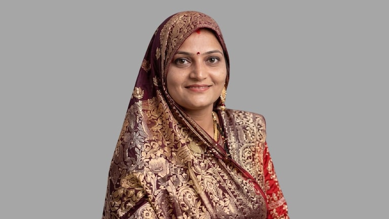 ड्रायव्हरचा प्रवासी महिलेवर जीव जडला, सोन्यासारख्या बायकोचा केला भयंकर शेवट Crime News