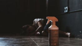 खोटं नाव सांगून तरुणाचा काळाबाजार, अश्लील व्हिडिओमुळे मुलीनं प्यायलं किटकनाशक crime news