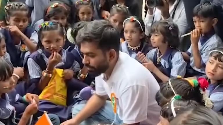 शाळेतील मुलींनी मांडल्या व्यथा, थेट झाडाझडती; दीपके कुणावर संतापले? Abhijit Dipke