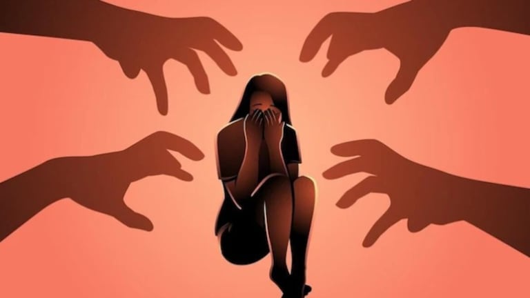 8 वीत शिक्षण घेणाऱ्या विद्यार्थीनीवर अत्याचार, घटनास्थळी आई पोहोचली.. Mumbai Tak