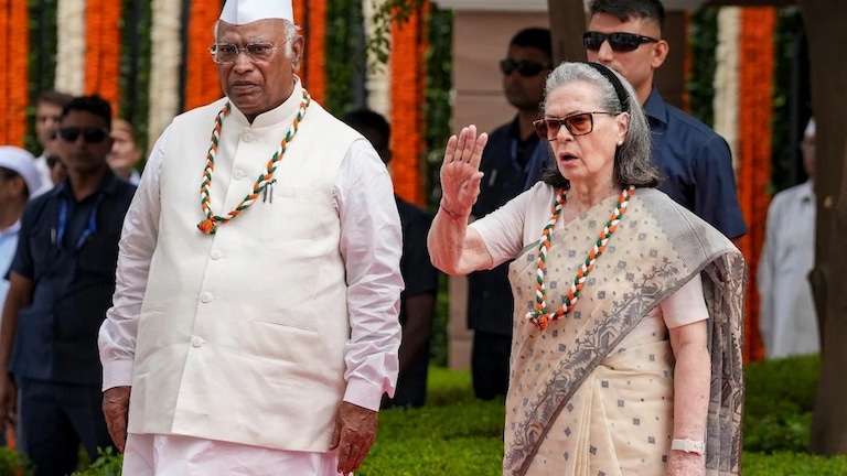 काँग्रेस मुख्यालयातील 'वंदे मातरम्' वादामागची 'ही' आहे Inside Story big mistake in protocol rahul gandhi angry inside story of vande mataram controversy congress headquarters