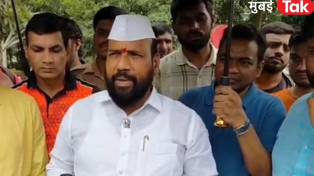 पुणे: NCP चे आमदार म्हणतात, 'रस्ते आहेत तर अपघात होणारच...' प्रश्न विचारणाऱ्या पत्रकारवरच चिडले