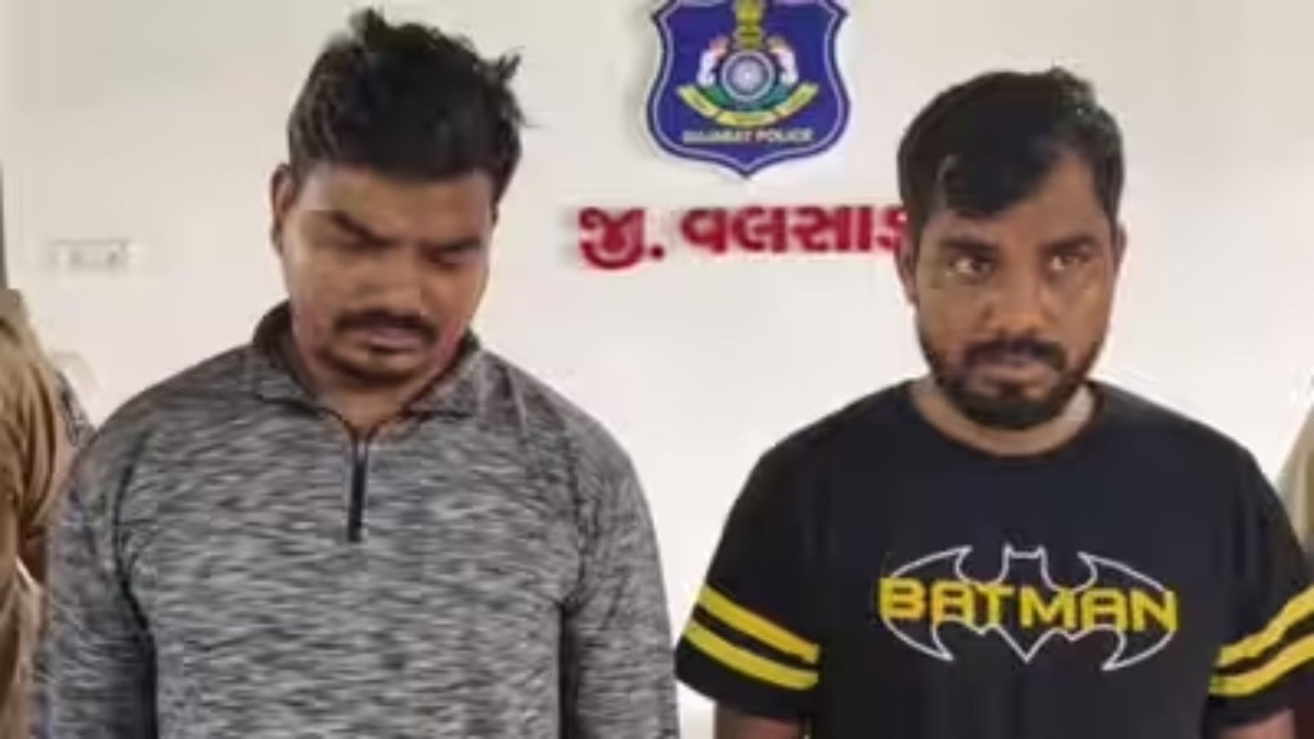 ज्वेलरी शॉपमध्ये अडकले, चोरांनी सोडवण्यासाठी 112 डायल करत पोलिसांना केला फोन...