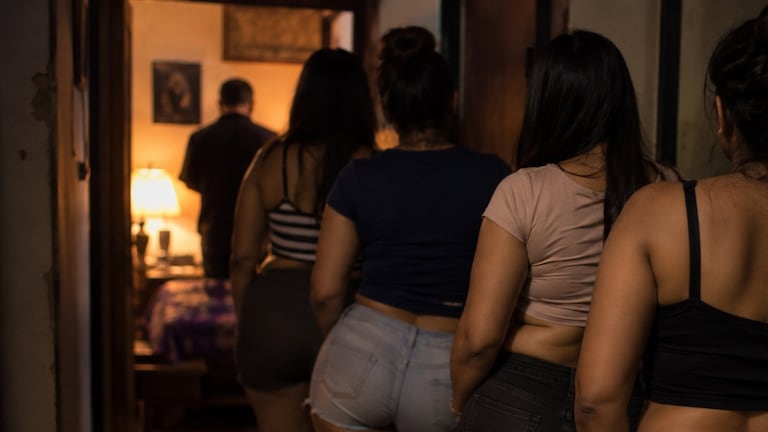 मोठ्या-मोठ्या शहरांमधील तरूणी आणि सेक्स रॅकेट, सत्य समोर आलं अन्... nagpur sex racket busted yashodhara naga police raid 3 girls rescued