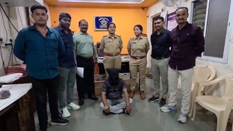 अकोला : उपचाराच्या बहाण्याने तरुणीची छेड काढली, लज्जास्पद वर्तन करणाऱ्या डॉक्टरला अटक Akola Crime News