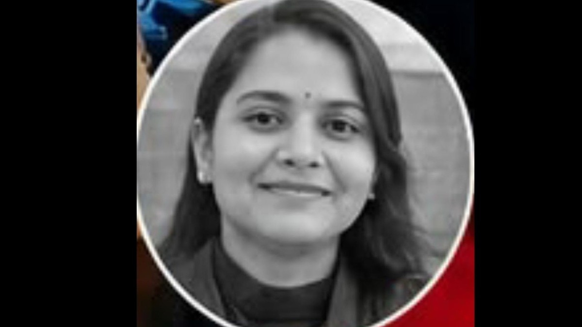 मालाड येथे वाहनाची तीन ऑटो रिक्षासह बाईकला धडक, महिलेचा दुर्दैवी मृत्यू