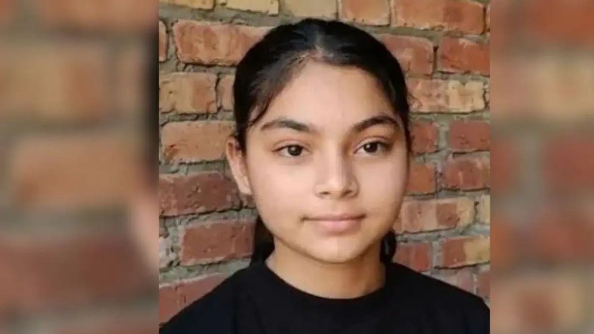 'पप्पा खड्डा खांदत आहेत', मुलीचा आईला फोेन, अन् 3 फुट खाली सापडली मुलीची बॉडी 