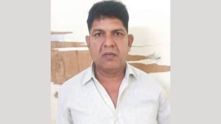 'तुला शासकीय रुग्णालयात नोकरी लावतो...' महिलेवर बलात्कार केला अन्... Crime News