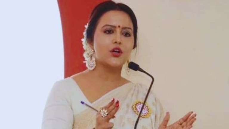 Amruta Fadnavis: ‘मुस्लिम गरबा पाहायला आले तर काही चूक नाही…’, अमृता फडणवीसांचं थेट विधान! Mumbai Tak