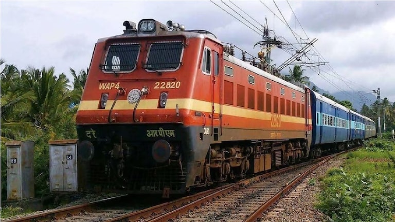 Govt Jobs : भारतीय रेल्वेमध्ये विविध पदांसाठी भरती, लगेच करा अर्ज Indian Railway Recruitment