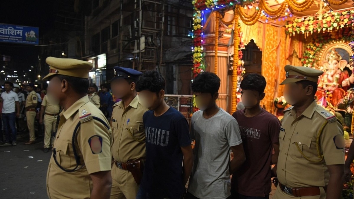 वाशिम: गणपतीच्या मूर्तीच्या पायथ्याला अश्लील व्हिडिओचा QR स्कॅनर, तिघांनी दिली कबुली