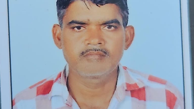 बाळू राऊत मशरूम आणण्यासाठी गेले अन्... अंगावर काटा आणणारी घटना, धड एकीकडे अन् 12 फुटांवर पाय.. नेमकं काय घडलं gadchiroli tiger attack 45 year old worker killed in forest while collecting mushrooms