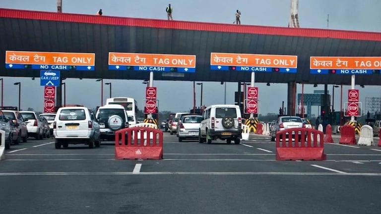 मुंबईची खबर : मुंबईकरांना झटका! टोलच्या दरात मोठी वाढ, पाहा नवे दर Mumbai News