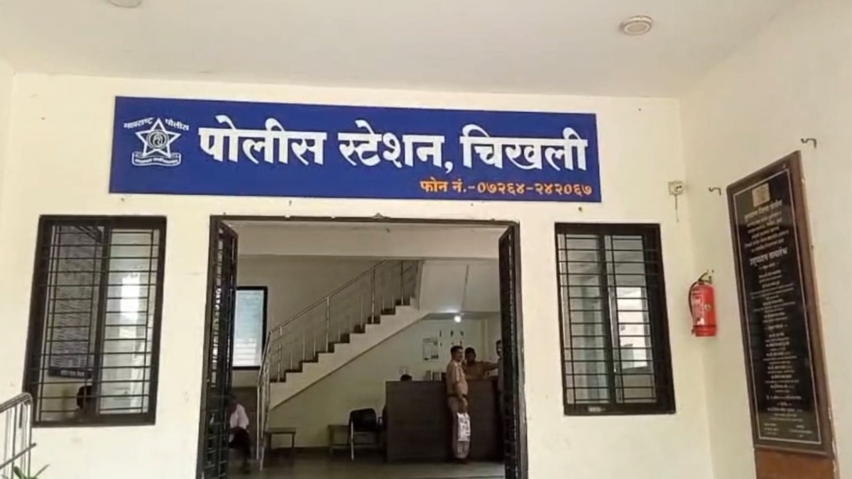 बुलढाणा हादरलं! प्रॉपर्टीच्या वादातून तरुणानं आई, भाऊ आणि भाच्याला संपवलं
