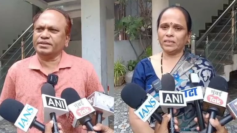'बाळा, हे सरकार विचित्र आहे...' दिपकेंच्या आईला अश्रू अनावर, तर वडिलांचा संताप, काय म्हणाले? Abhijit Dipke Father and Mother
