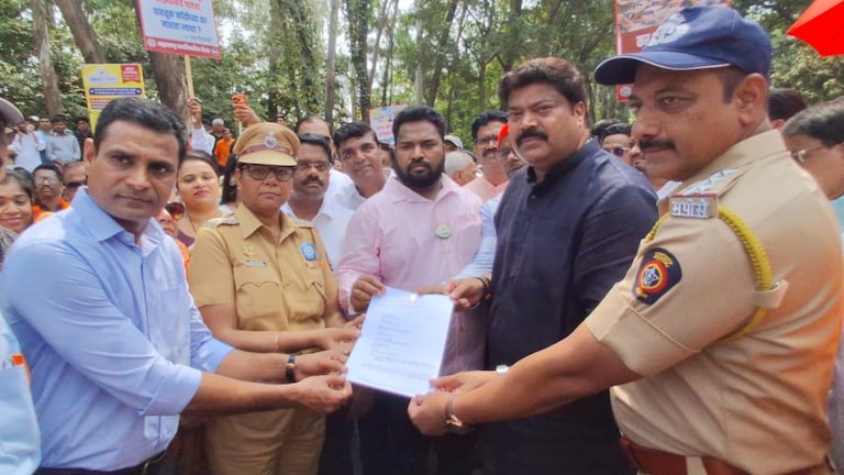 गाड्या फोडू, टोलनाका फोडू!, कल्याण-शिळफाटा ट्रॅफिकवरून मनसेचा संताप kalyan dombivli shilphata traffic jam mns raju patil toll naka warning