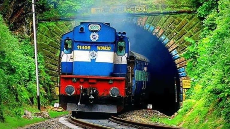 Govt Jobs : रेल्वेत 5,236 जागांसाठी मेगाभरती, अर्ज कसा करायचा? जाणून घ्या सविस्तर RRB Recruitment