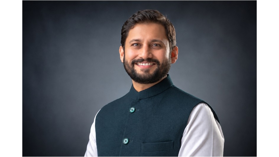ॲड. अनिकेत निकम यांच्या न्याय विश्वास फाउंडेशनची 5000 हून अधिक ग्रामीण नागरिकांपर्यंत पोहोच