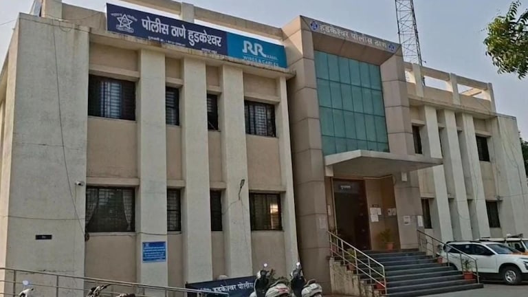 नागपूर : 10 वीच्या मुलाकडून कॉलेजात शिकणारी मुलगी गर्भवती, धक्कादायक प्रकार; गुन्हा दाखल Nagpur Crime News