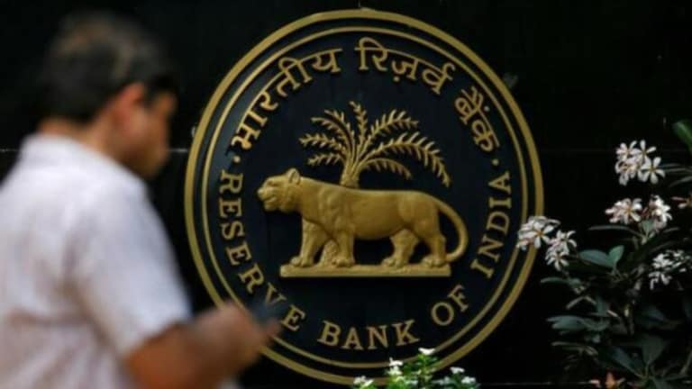 Govt Jobs : RBI च्या दवाखान्यांमध्ये भरती, प्रति तास 600 रुपये पगार; काय आहेत निकष? RBI Pharmacist Recruitment 2026