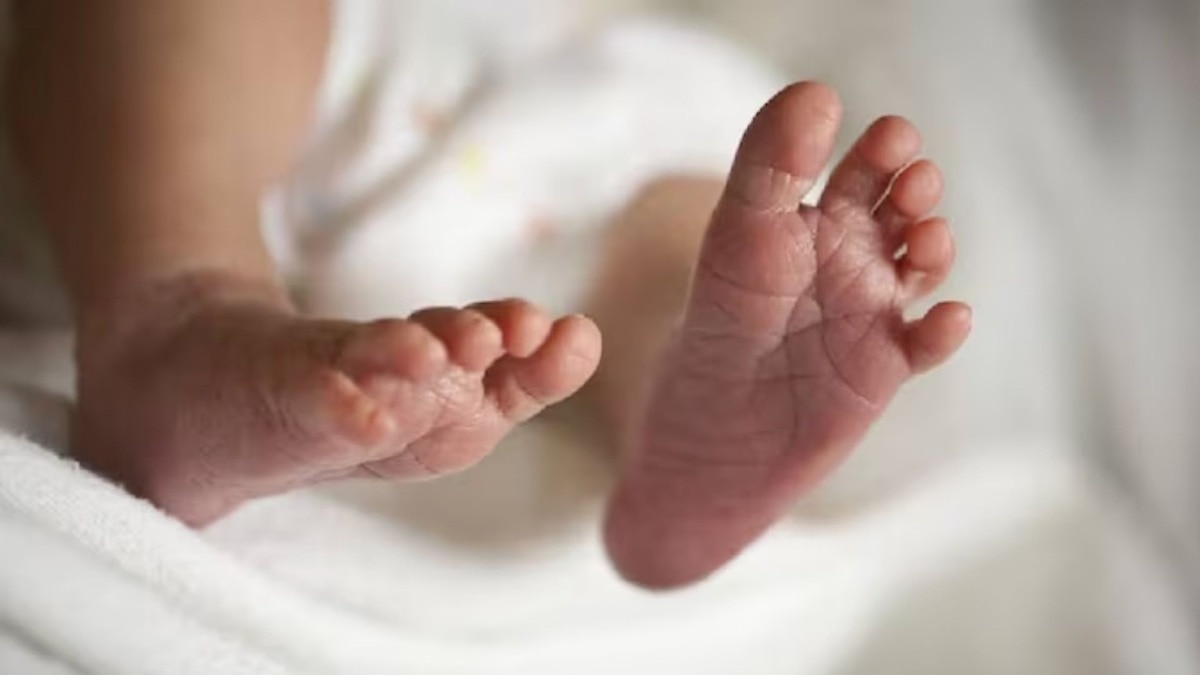 मुंबई : नवरा-बायकोमध्ये वाद, नऊ महिन्यांच्या चिमुकल्याला पूलावरुन फेकलं, संपूर्ण परिसर सुन्न