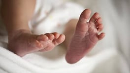 मुंबई : नवरा-बायकोमध्ये वाद, नऊ महिन्यांच्या चिमुकल्याला पुलावरुन फेकलं, संपूर्ण परिसर सुन्न Ghatkopar Skywalk Incident