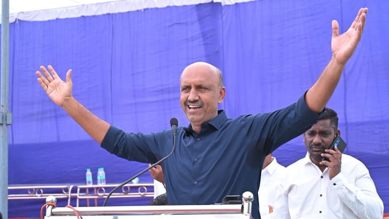 मराठवाडा पदवीधर मतदारसंघात पवारांच्या ढाण्या वाघाने मारली बाजी, नेमका कसा फिरला गेम? marathwada graduate constituency election result pratapsinh patil ncp sharad pawar victory vidhan parishad mlc election ncp sp ncp ajit pawar