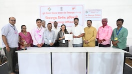 पुणे शिक्षक मतदारसंघात भाजपने मारली मुसंडी, शिंदेंच्या उमेदवाराला चारली पराभवाची धूळ pune division teachers constituency election result bjp candidates kaustubh gawade defeats shinde shiv sena sachin sanap
