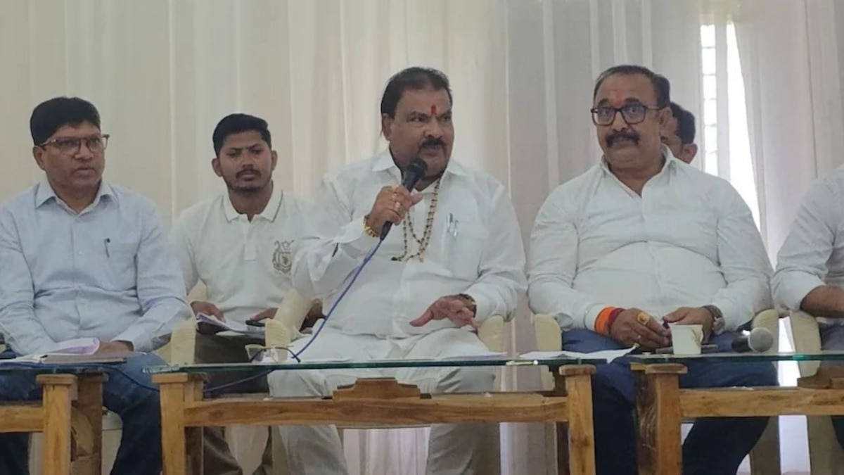 "आत्महत्या करणाऱ्या शेतकऱ्याच्या अंत्यविधीला जाऊ नये", संजय गायकवाड पुन्हा बरळले Sanjay Gaikwad on farmer suicide