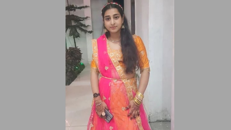 आजीनं बघितलं अन् हादरुनच गेली, आजोळी गेलेल्या 20 वर्षीय नातीसोबत काय घडलं? Crime News