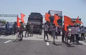 मराठा आरक्षण: इकडे मनोज जरांगेंचं उपोषण, तिकडे समृद्धी हायवे जाम.. काय सुरूय? samruddhi highway blocked amidst manoj jarange hunger strike what unfolded in jalna maratha reservation fadnavis government