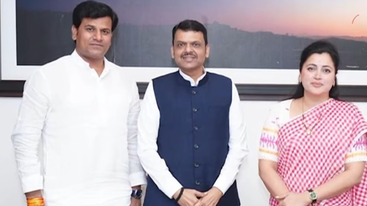 राज्यसभेसाठी नवनीत राणांची फिल्डिंग, सुनेत्रा पवार काय निर्णय घेणार?  