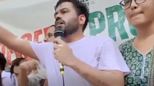 अभिजीत दीपकेनं पहिल्या भाषणात कुटुंबीयांबाबत काय सांगितलं? 