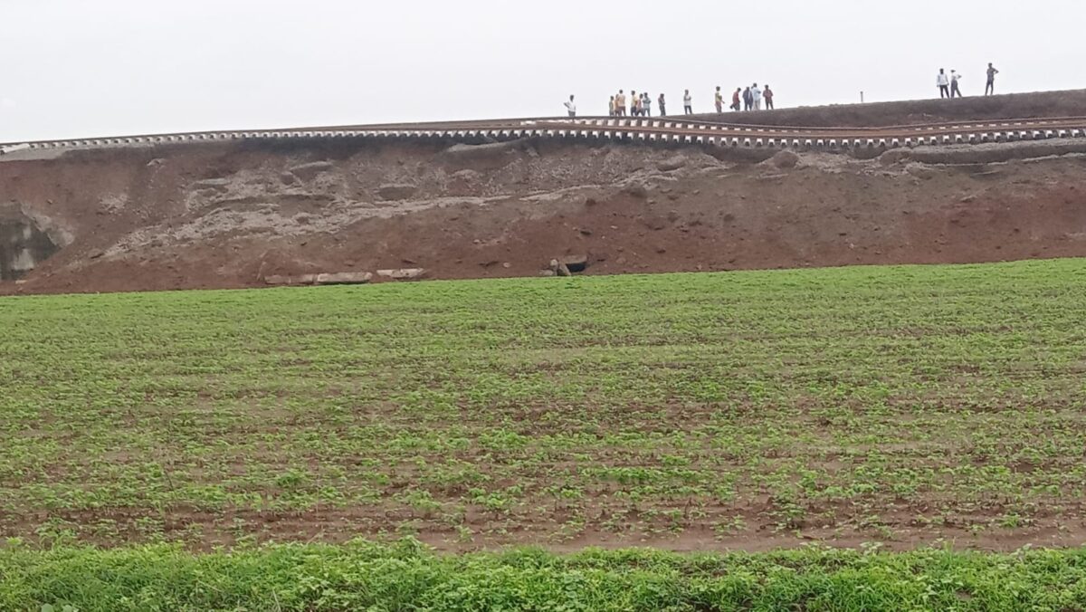 railway track collapsed in rain in khandwa, mp news, madhya pradesh