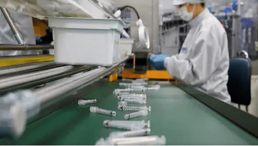 कोरोनामुळं भारताला सुवर्णसंधी; चीनला मागे टाकून बनू शकतो ‘फॅक्ट्री ऑफ वर्ल्ड’ Mumbai Tak