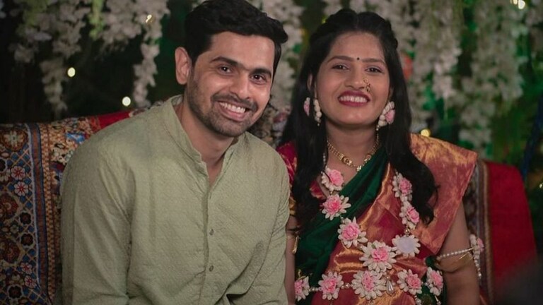 अभिनेता आरोह वेलणकर झाला बाबा Mumbai Tak