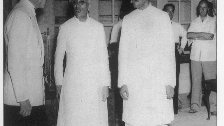 Independence Day : नेहरू ते मोदी आजवर स्वातंत्र्य दिनी झालेल्या महत्त्वाच्या घोषणा MumbaiTak