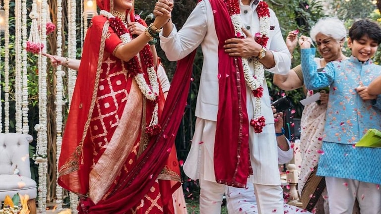 दिया मिर्झाचं पुन्हा शुभमंगल सावधान; पहा लग्नसोहळ्याचे फोटो Mumbai Tak