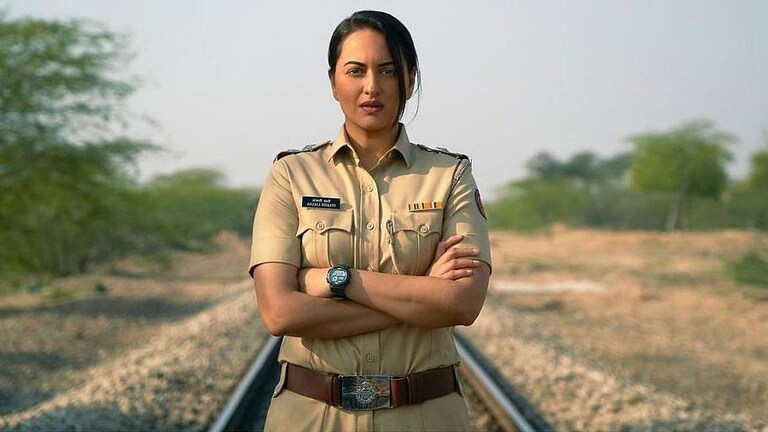 सोनाक्षी सिन्हाची वेब सिरीजमध्ये एन्ट्री; दिसणार दबंग भूमिकेत Mumbai Tak