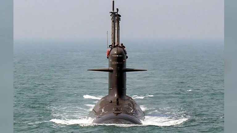 INS Vela: भारतीय नौदलाच्या ताफ्यात समुद्रातील ‘सायलेंट किलर’ mumbaitak