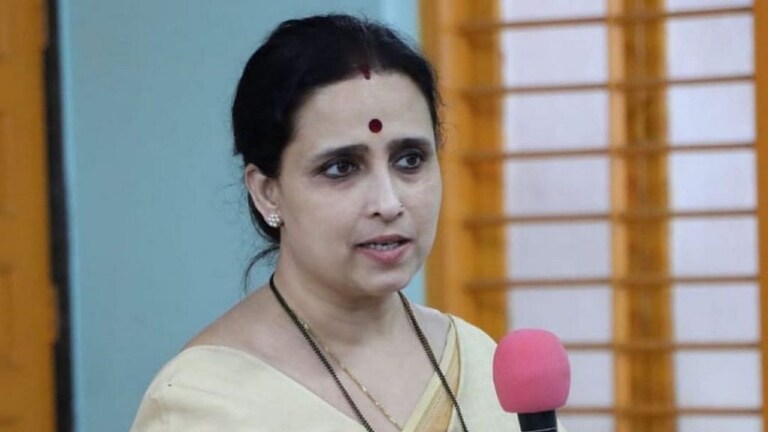 Pune Audio Clip: ‘तुमची तर सालटीच काढू’, चित्रा वाघ यांचं राष्ट्रवादी काँग्रेसला आव्हान Mumbai Tak