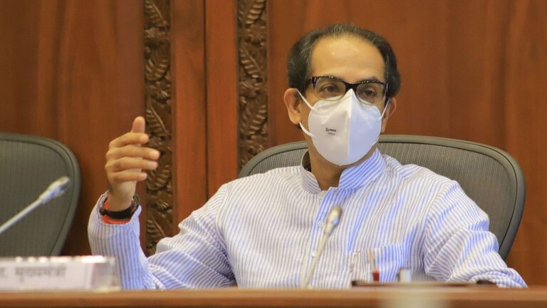 Uddhav Thackeray: राजकारणाचे डावपेच चालतच राहतील, पण…; वरिष्ठ अधिकाऱ्यांना सूचना Mumbai Tak